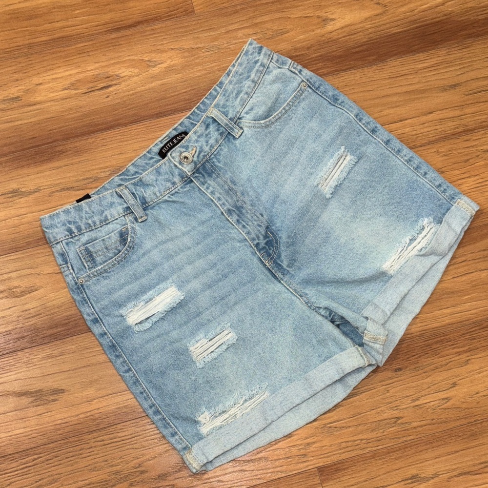 Elite Jeans High Rise Distresses Denim Mom Shorts SIze 11/30